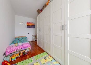 Foto 27 - Three-room apartment Via Paolo Mezzanotte
 
4, Milano - photo 27