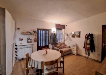 Sala da pranzo - Casa semi indipendente VIA INDIPENDENZA
 
14, Cairate - foto 3