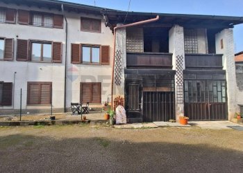 Edificio all\'aperto - Casa semi indipendente VIA INDIPENDENZA
 
14, Cairate - foto 16