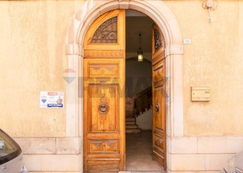 Edificio all\'aperto - Casa indipendente VIA AMEDEO
 
26, Comiso - foto 2