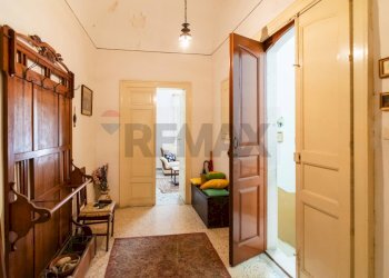 Hall / corridoio - Casa indipendente VIA AMEDEO
 
26, Comiso - foto 4