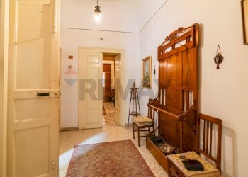 Hall / corridoio - Casa indipendente VIA AMEDEO
 
26, Comiso - foto 7