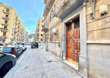Edificio all\'aperto - Appartamento Via Francesco Paolo Perez
 
201, Palermo - foto 3