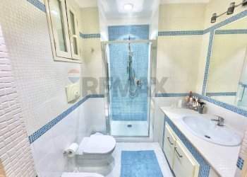 Bagno - Appartamento Via Francesco Paolo Perez
 
201, Palermo - foto 18