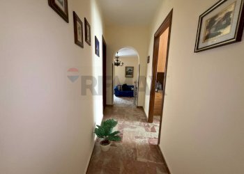 Hall / corridoio - Four-room apartment CHIASSO MESSINA
 
6, Monreale - photo 20