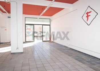 Stanza vuota - Locale Commerciale Via Livatino
 
23, Enna - foto 1