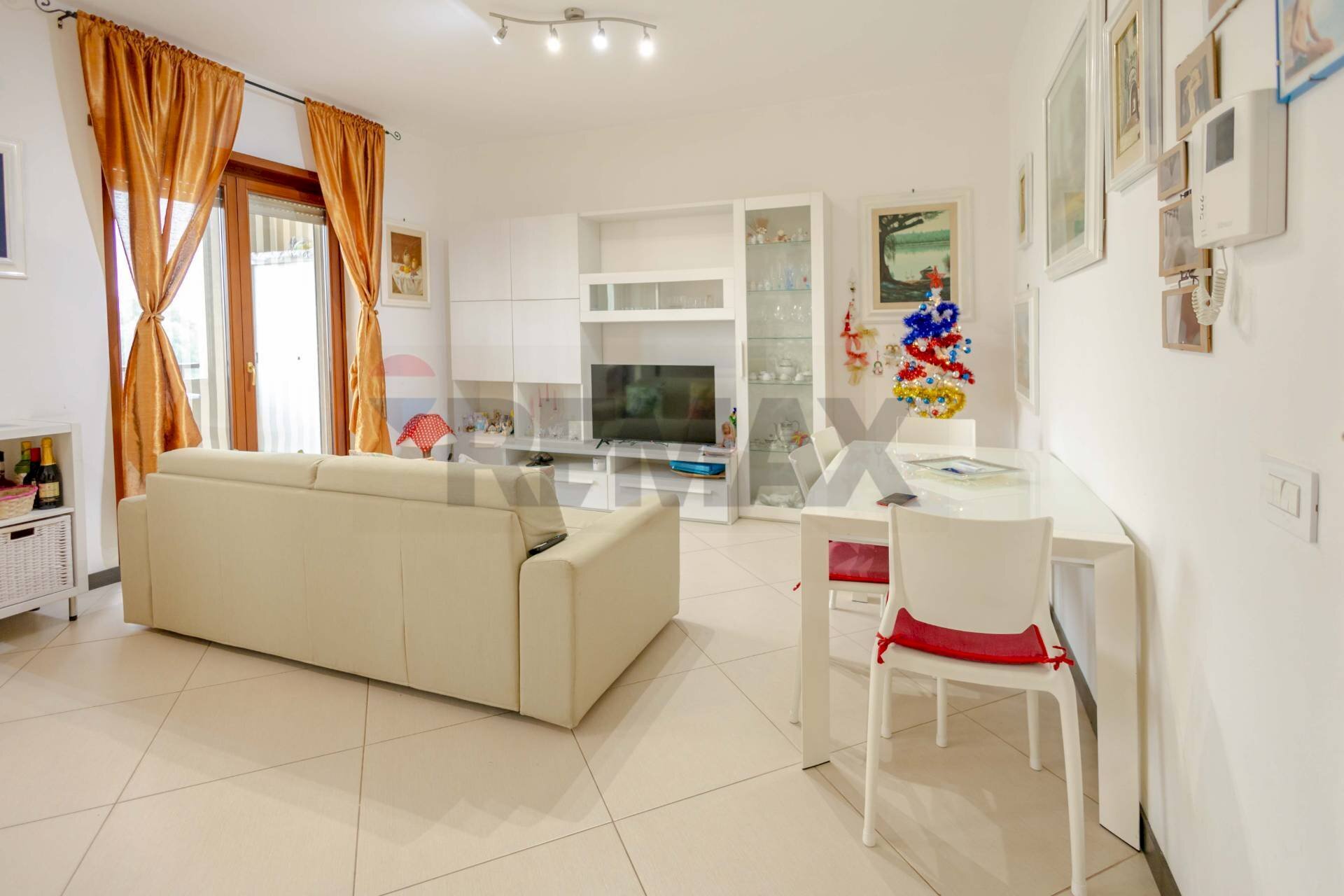 Sala da pranzo - Two-room apartment via Michelangelo Buonarroti
 
25B, Bitritto - photo 3