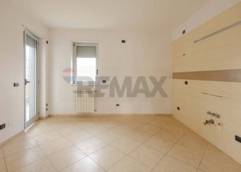 Stanza vuota - Quadrilocale Via Degli Ammiragli Casardi
 
37, Barletta - foto 7