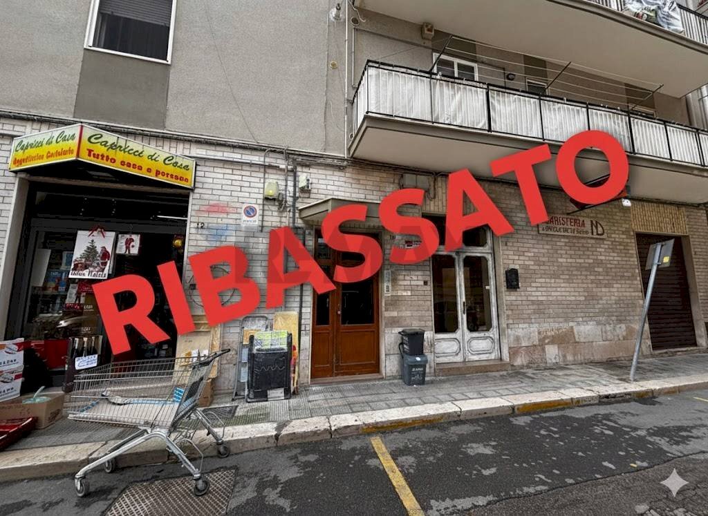 Edificio all\'aperto - Quadrilocale via felice tarantini
 
10, Trani - foto 1