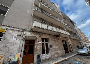 Edificio all\'aperto - Quadrilocale via felice tarantini
 
10, Trani - foto 4