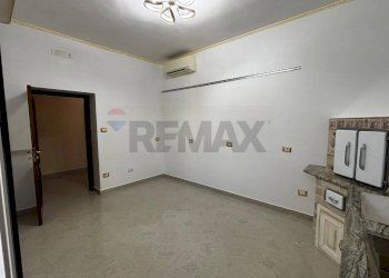 Stanza vuota - Quadrilocale via felice tarantini
 
10, Trani - foto 15