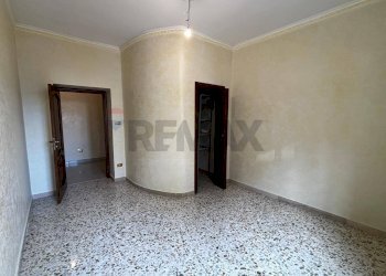 Stanza vuota - Quadrilocale via felice tarantini
 
10, Trani - foto 22