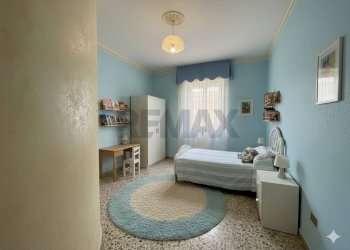 Camera / camera da letto - Quadrilocale via felice tarantini
 
10, Trani - foto 20