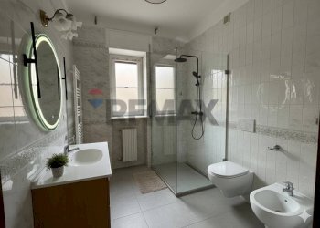 Bagno - Quadrilocale via felice tarantini
 
10, Trani - foto 33