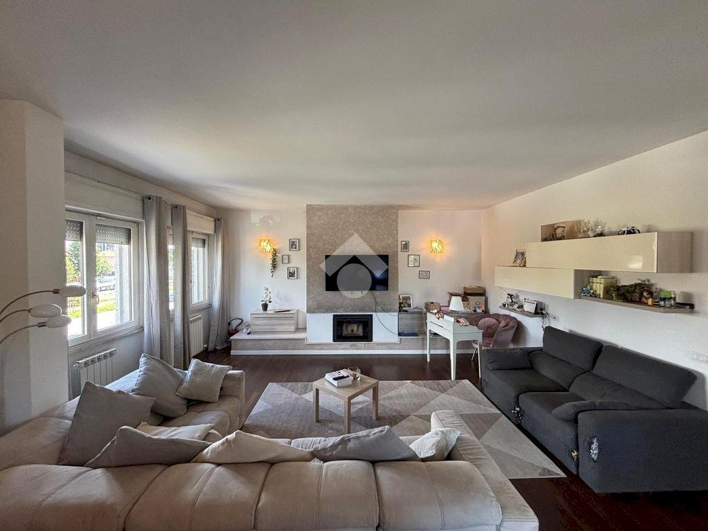 Apartment Via Alcide De Gasperi, Rho - photo 3