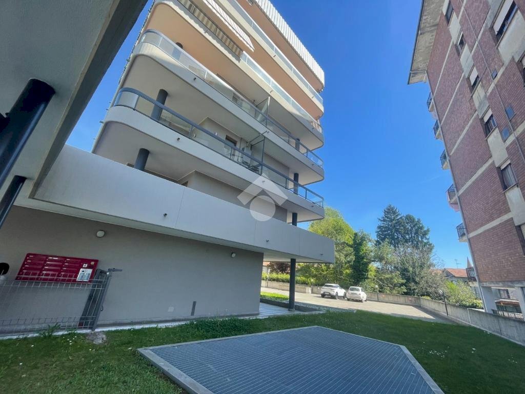 Bilocale Viale Vittorio Veneto, Borgomanero - foto 2