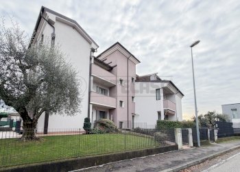 facciata - Trilocale Via Marinai d'Italia, Creazzo - foto 1