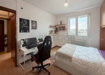 camera da letto - Trilocale Via Marinai d'Italia, Creazzo - foto 17