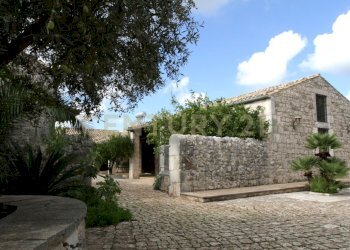 IMG_2296.JPG - Villa Ctr. Pirato Cava Maria 37, Modica - foto 29