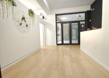 WhatsApp Image 2026-01-05 at 08.10.18 (2).jpeg - Commercial Premises Via Roma  193, Mascalucia - photo 1