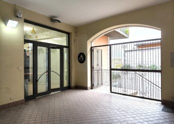 WhatsApp Image 2026-01-05 at 08.10.12 (1).jpeg - Commercial Premises Via Roma  193, Mascalucia - photo 2