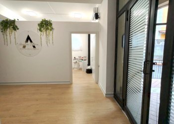 WhatsApp Image 2026-01-05 at 08.10.14.jpeg - Commercial Premises Via Roma  193, Mascalucia - photo 4