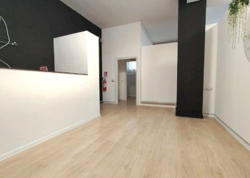 WhatsApp Image 2026-01-05 at 08.10.18.jpeg - Commercial Premises Via Roma  193, Mascalucia - photo 14