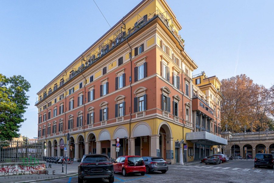 Quadrilocale via galliera, Bologna (zona Centro Storico) - foto 2