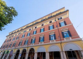 Quadrilocale via galliera, Bologna (zona Centro Storico) - foto 1