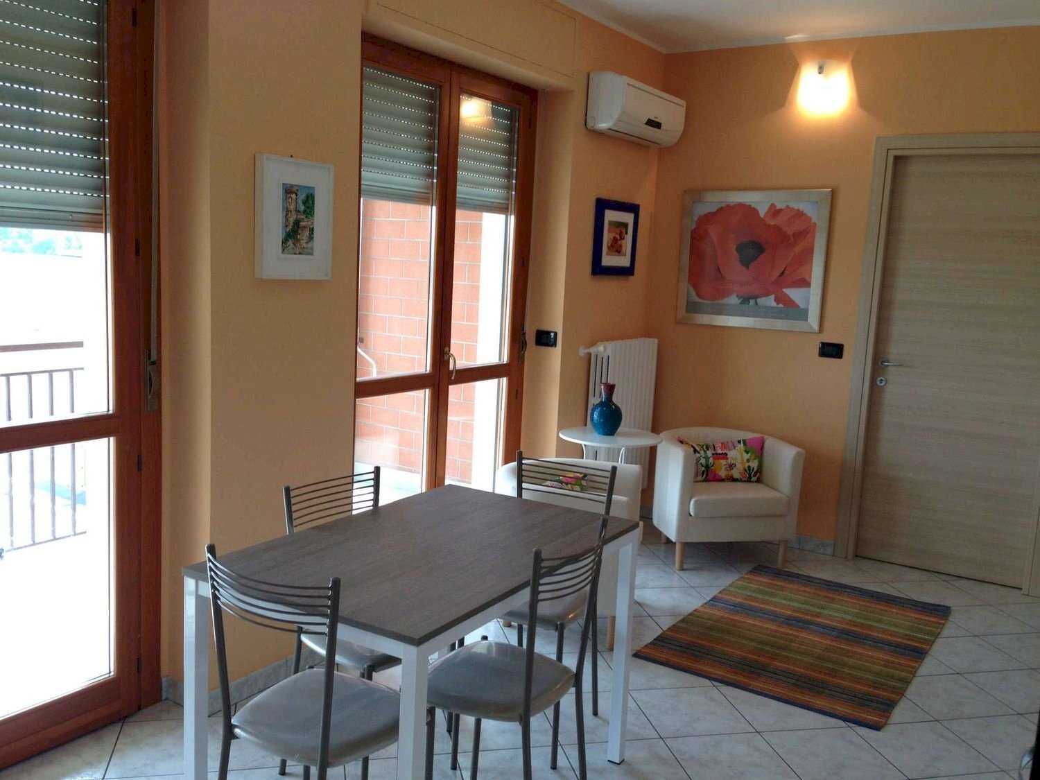 Soggiorno - Bilocale strada del Portone, 25, Torino (zona Mirafiori Sud) - foto 2