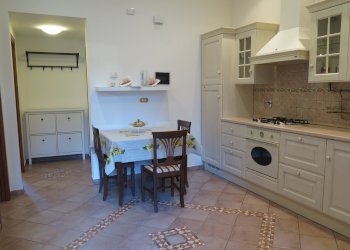 Three-room apartment Bologna (neighborhood Saragozza) - photo 1