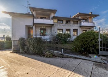 Quadrilocale Via Francesco Agello, 53 
 Lissago, Varese (zona Lissago) - foto 59