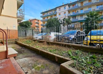Trilocale Via Lanzerotto Malocello, Genova (zona Pegli) - foto 22