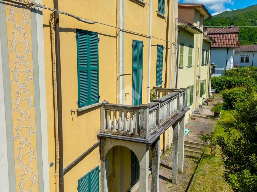 Stabile - Palazzo Via Gruppo Val Taro, Borgo Val di Taro - foto 1