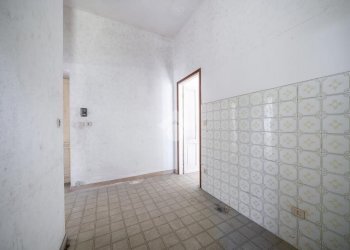 Stabile - Palazzo Via Gruppo Val Taro, Borgo Val di Taro - foto 7