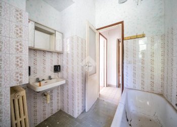 Stabile - Palazzo Via Gruppo Val Taro, Borgo Val di Taro - foto 8