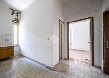 Stabile - Palazzo Via Gruppo Val Taro, Borgo Val di Taro - foto 10