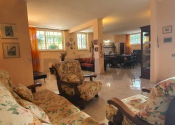 Sala da pranzo - Trilocale Via Umberto I Traversa 270
 
6, Bari - foto 2