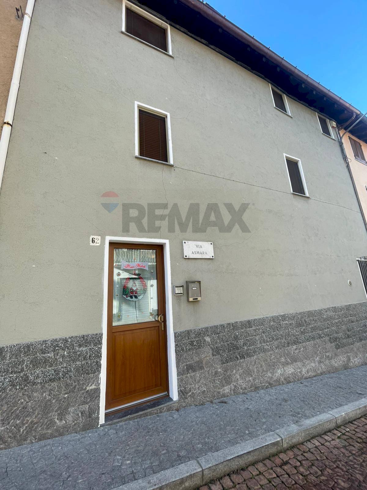Edificio all\'aperto - Casa semi indipendente via Asmara
 
62, Luino - foto 1