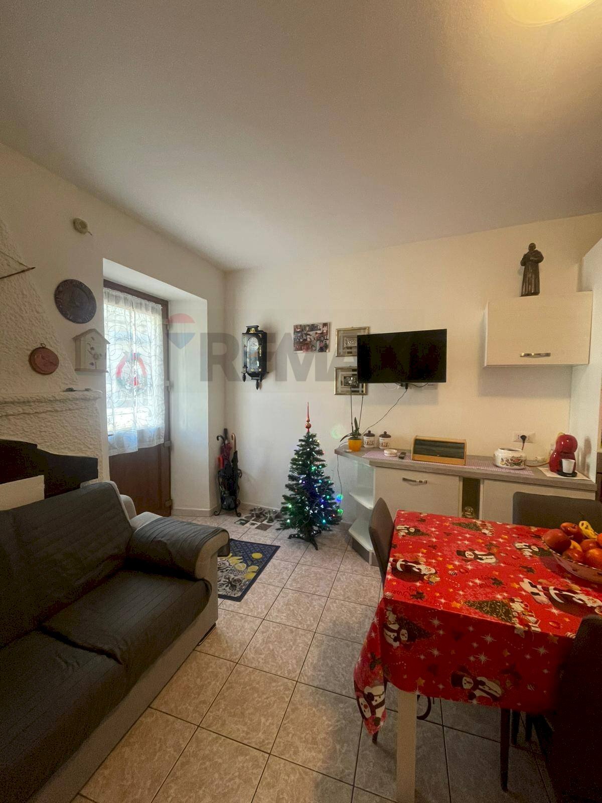 Sala da pranzo - Casa semi indipendente via Asmara
 
62, Luino - foto 3