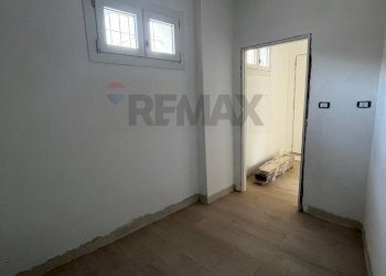 Stanza vuota - Casa indipendente Porto Valtravaglia - foto 13