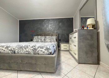 Camera / camera da letto - Trilocale Via Eolo
 
3, Clivio - foto 15