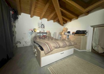 Camera / camera da letto - Quadrilocale via cimone
 
9, Varese - foto 11