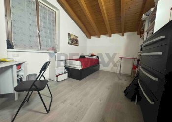 Camera / camera da letto - Quadrilocale via cimone
 
9, Varese - foto 16