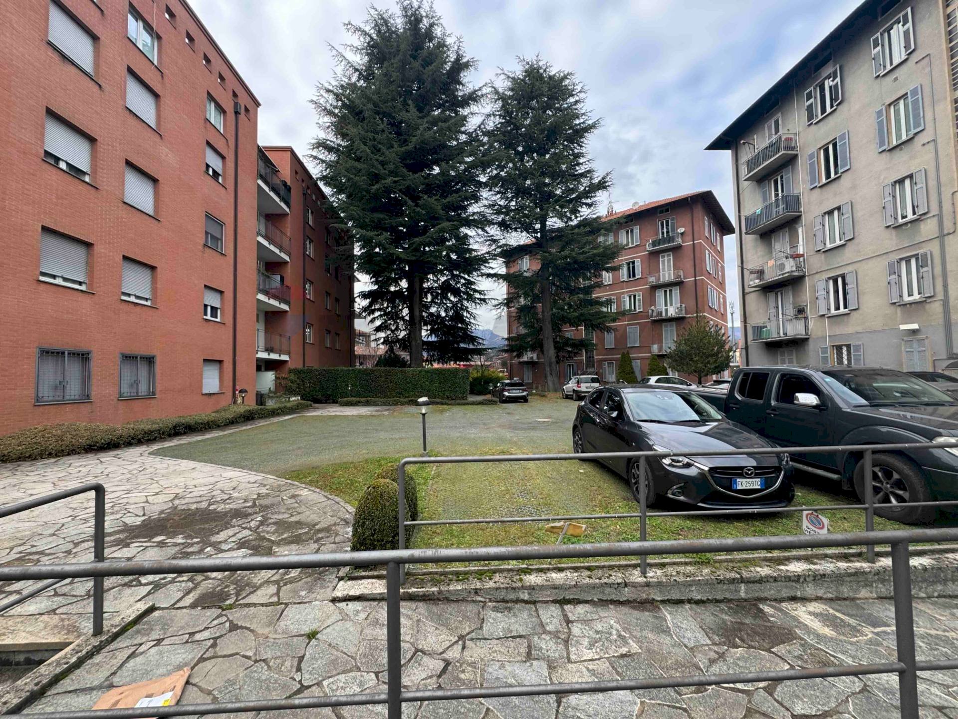 Edificio all\'aperto - Bilocale VIA CANOVA
 
31A, Varese - foto 2