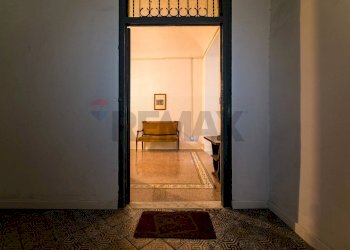 Hall / corridoio - Quadrilocale Via Vittorio Emanuele
 
48, Palermo - foto 32