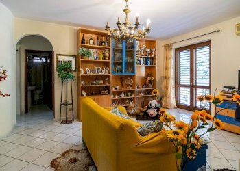 Soggiorno - Trilocale Via Pozzo
 
75, Aci Catena - foto 1