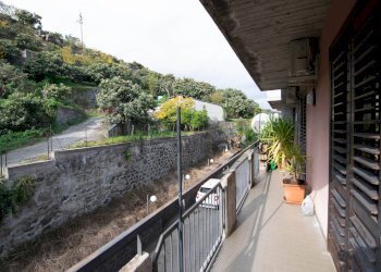 Balcone - Trilocale Via Pozzo
 
75, Aci Catena - foto 7