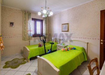 Camera / camera da letto - Trilocale Via Pozzo
 
75, Aci Catena - foto 18