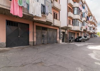 Edificio all\'aperto - Trilocale Via Pozzo
 
75, Aci Catena - foto 25